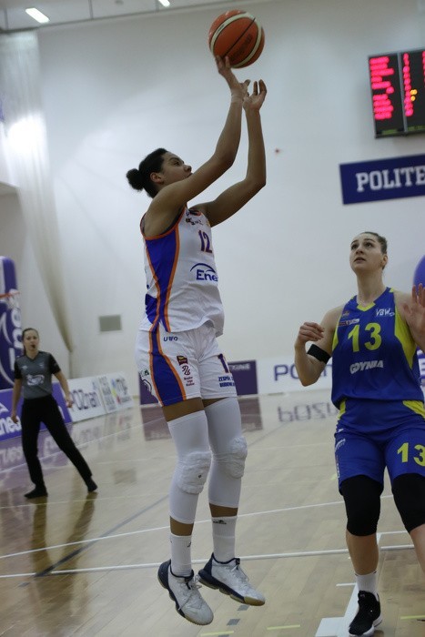 Liliana Banaszak (nr 12) była jednym z odkryć Basket Ligi...