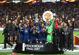 Mistrzowska feta Manchesteru United. Mourinho tańczył, Zlatan robił selfie