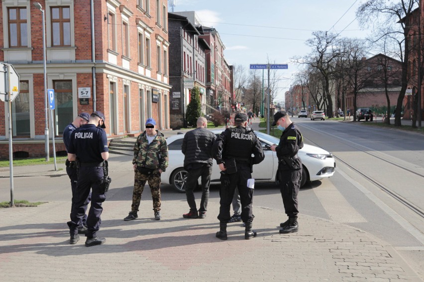 Policja wyłapywała osoby łamiące przepisy jeszcze w drodze...