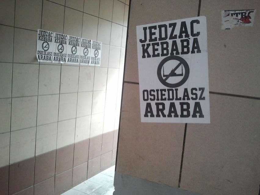 Plakaty "Jedząc kebaba, osiedlasz Araba"