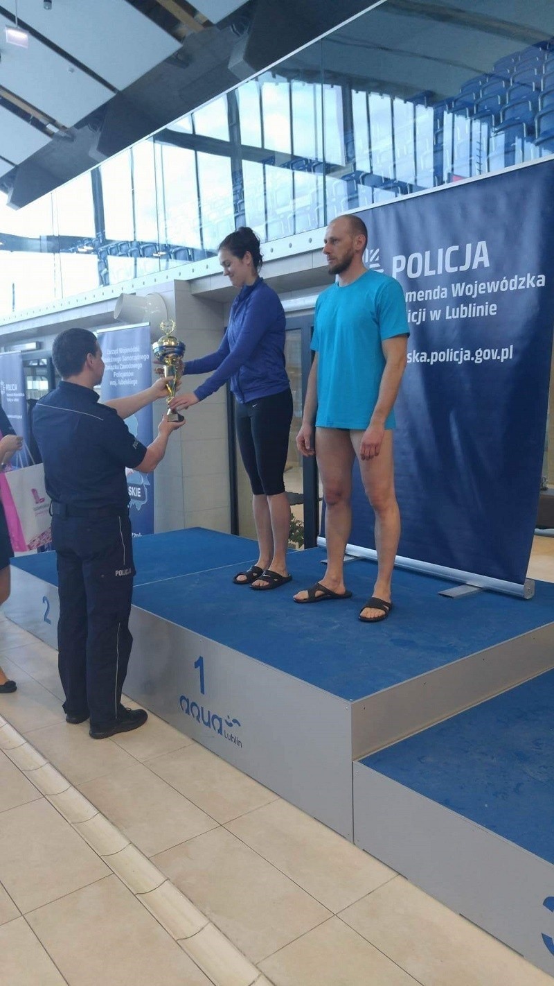 Policjantka z Polic najlepszą zawodniczką mistrzostw w pływaniu
