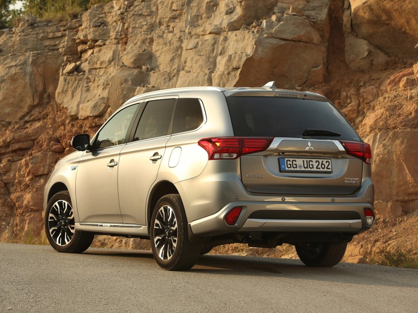 Mitsubishi Outlander PHEV...