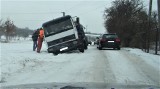 Powiat proszowicki. Wystarczyło trochę śniegu i na drogach znów problemy 