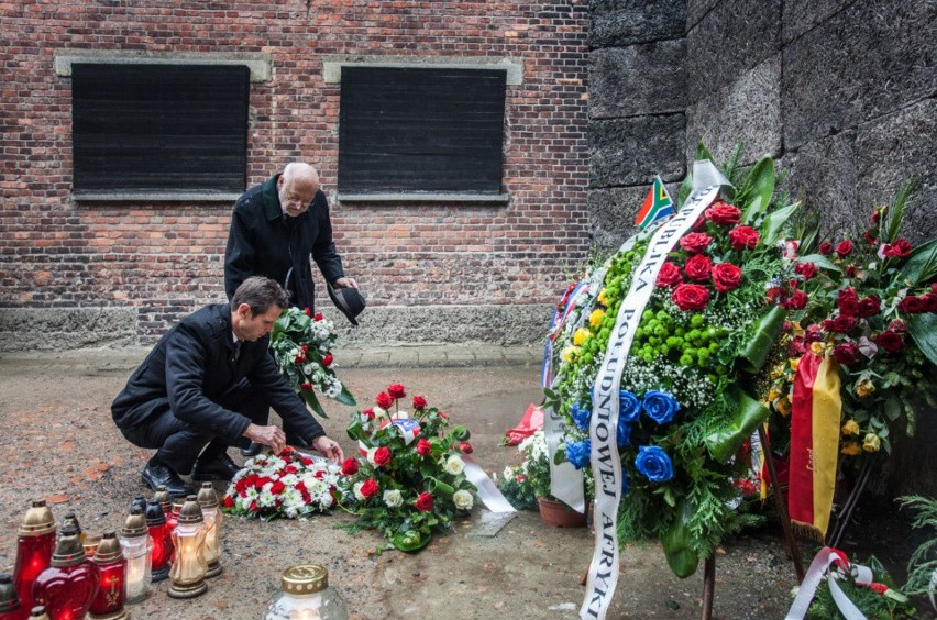 Kilkudziesięciu europarlamentarzystów odwiedziło KL Auschwitz i Centrum Maksymiliana w Harmężach