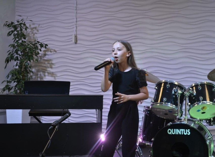 Piękny koncert uczniów w Centrum Kultury w Tuczępach. Publiczność zachwycona ZDJĘCIA