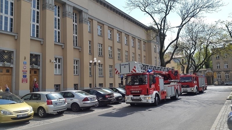 Bomba w sądzie przy placu Dąbrowskiego!