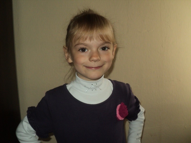 11. Maja Anna Kowalska ma 5, 5 roku. Mieszka w Grucelach....