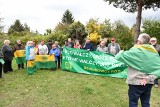 "Działek nie oddamy!" - protest przy Bukowej. Chodzi o 150 ogródków po Elanie