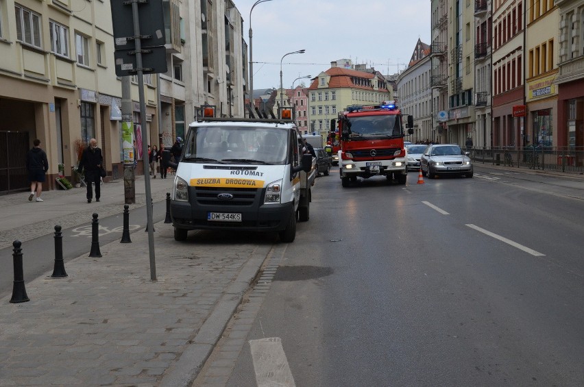 Wrocław: Wypadek na ul. św. Mikołaja. Zderzyły się trzy auta [FOTO]
