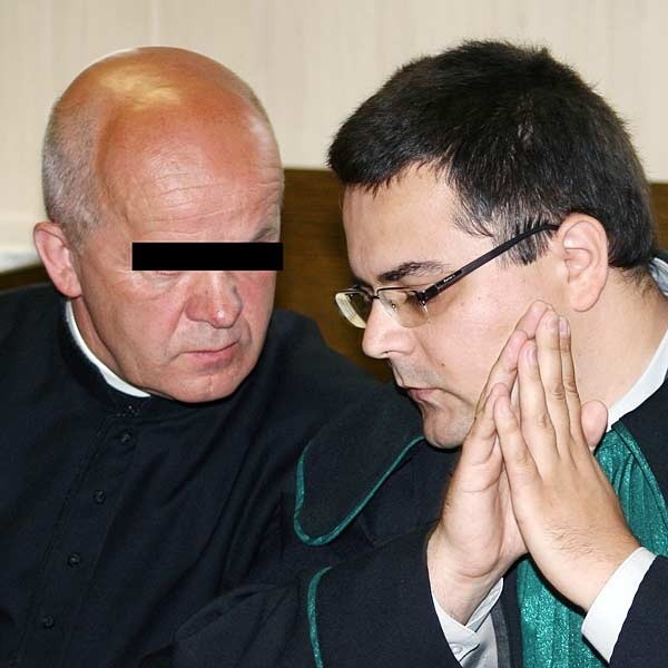 Tym razem ks. Stanisław K. pojawił się w sądzie. Gdy kilka tygodni temu, gdy miał rozpocząć się proces, nie było go.