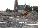 Budowa Żelaznej w Kielcach idzie jak po grudzie