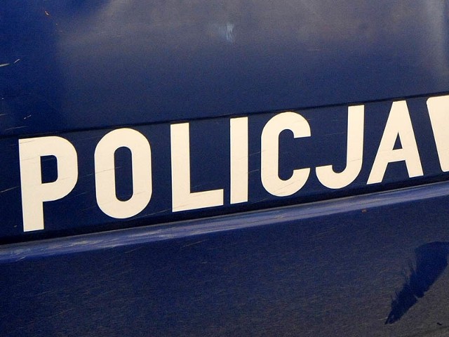 Wobec podejrzanego prokurator zastosował dozór policji i zakaz opuszczania kraju.