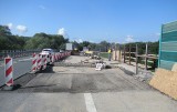 Brzesko. Trwa remont mostu na Uszwicy na obwodnicy Brzeska, utrudnienia dla kierowców w ciągu DK94 [ZDJĘCIA]