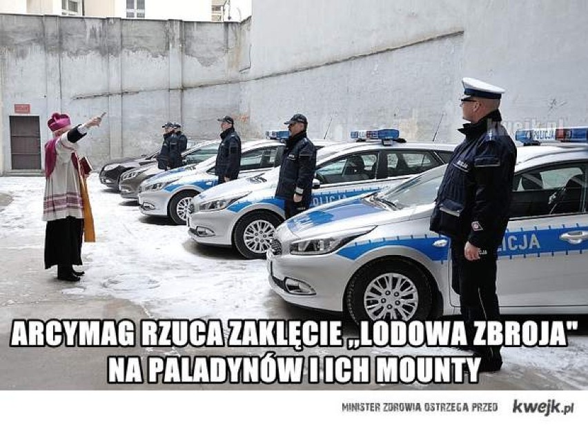 "Gwiezdne wozy" - internauci śmieją się z policji w Świdnicy [ZDJĘCIA, MEMY]