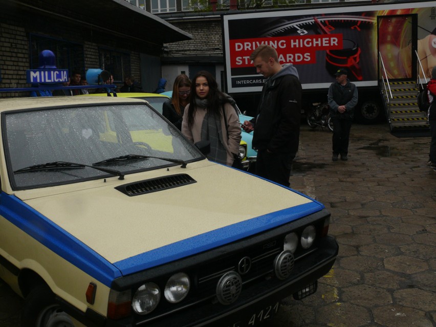 Radom. Piknik motoryzacyjny w Zespole Szkół Samochodowych