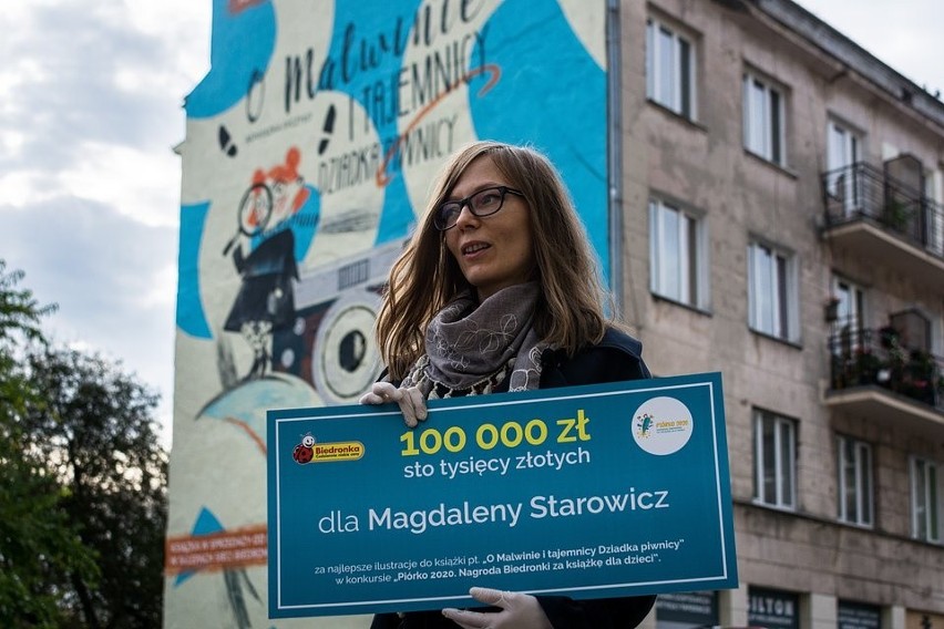 Piórko 2020. Biedronka wręcza 100 tys. zł nagrody za książkę dla dzieci, którą będzie można kupić i odsłania antysmogowy mural [zdjęcia]