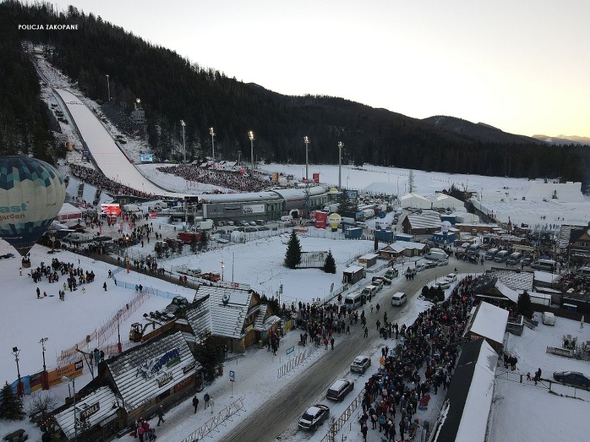 Zakopane. Policja podsumowała weekend z Pucharem Świata w skokach narciarskich. "Było spokojnie" 