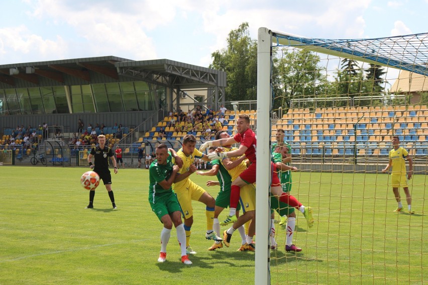 Avia Świdnik przegrała sparingowe derby z GLTS Świdniczanką Świdnik Mały. Zobacz zdjęcia