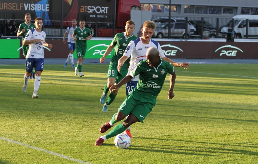 PKO Ekstraklasa. Radomiak Radom zremisował w Mielcu ze Stalą 1:1 w meczu 2. kolejki. Piękny doping naszych kibiców. Zdjęcia i relacja