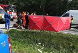 Motocyklista zderzył się z dostawczym busem. Śmiertelny wypadek na drodze krajowej w Skawinie
