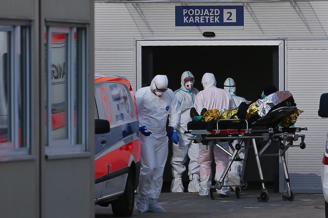 Wojewoda Mikołaj Bogdanowicz uważa, że najtrudniejsze dni pandemii są jeszcze przed nami.