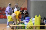 Sportowcy z Żar dla Ukrainy. Na meczu koszykarzy Sokoła Żary zbierano dary dla mieszkańców Ukrainy