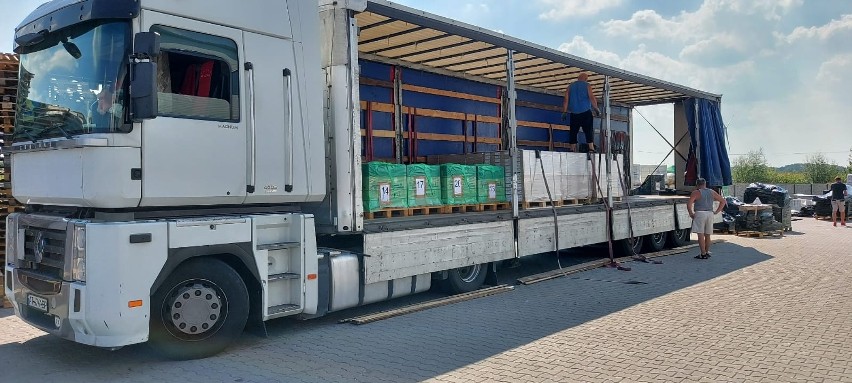 Przygotowania do zakupów i organizacji pierwszego transportu...