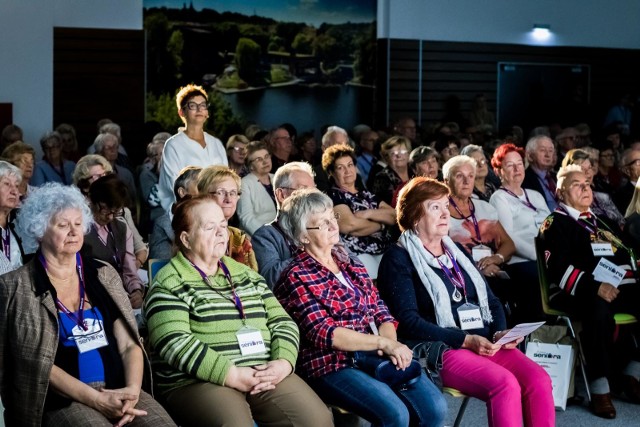 II Forum Seniora odbyło się w Bydgoskim Centrum Targowo-Wystawienniczym. W ramach wydarzenia odbyły się wykłady poświęcone bezpieczeństwu oraz zdrowemu odżywianiu. Zobaczcie naszą fotorelację!