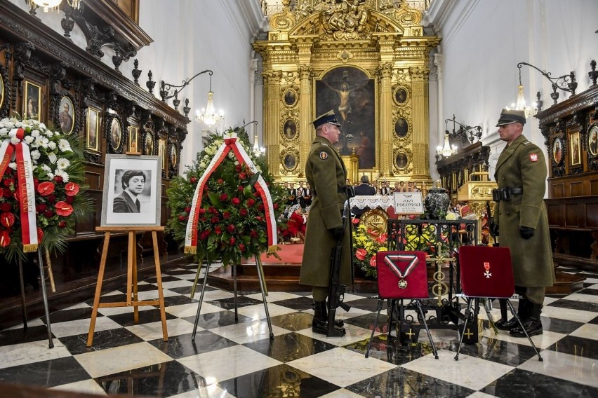 Pogrzeb Jerzego Połomskiego. Oto ostatnie pożegnanie legendarnego piosenkarza! Galeria zdjęć