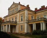 Opuszczony pałac Raczyńskich popada w ruinę