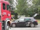 Wypadek na Gądowie. Zderzenie dwóch aut na skrzyżowaniu (ZDJĘCIA)