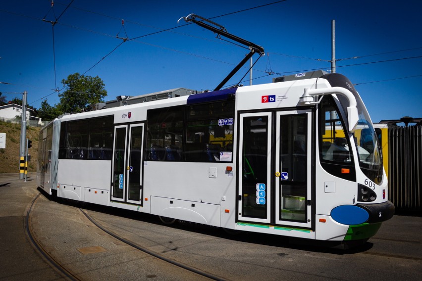 Tak wygląda najnowszy szczeciński tramwaj. Wiemy kiedy wyjedzie na kursy z pasażerami (zdjęcia, film)