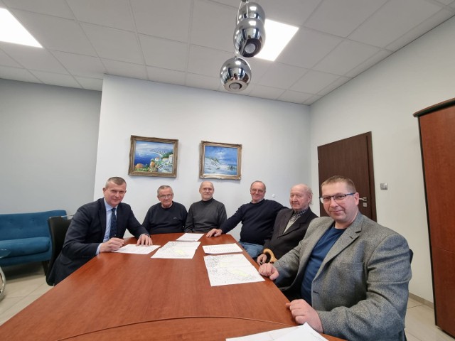 11 grudnia burmistrz Krzysztof Gołaszewski podpisał z Zarządem Wspólnoty Gruntowej Binduga akt notarialny, na mocy którego prawo własności nieruchomości o powierzchni blisko 4 ha przeszło na gminę Łapy.