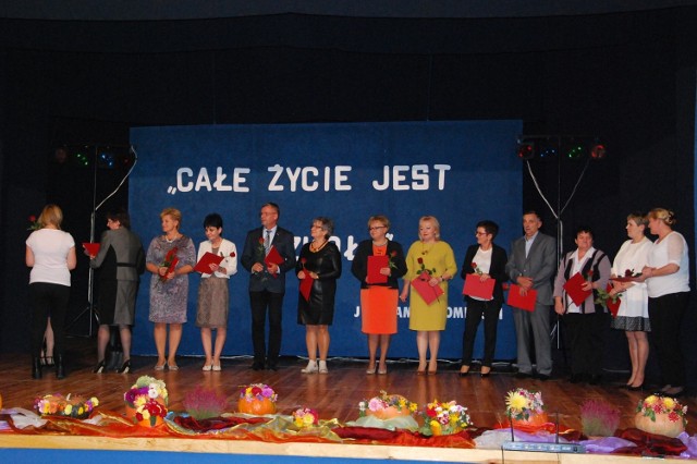 W piątek (tj. 14 października) w Dobiegniewie uczczono Święto Edukacji Narodowej.