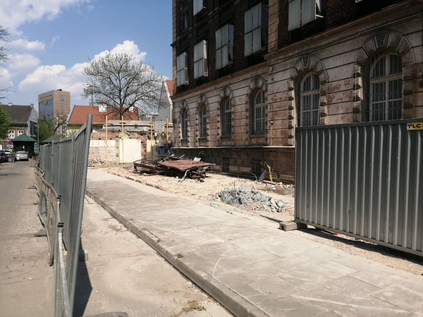 Plac budowy na terenie dawnego aresztu śledczego w Podgórzu