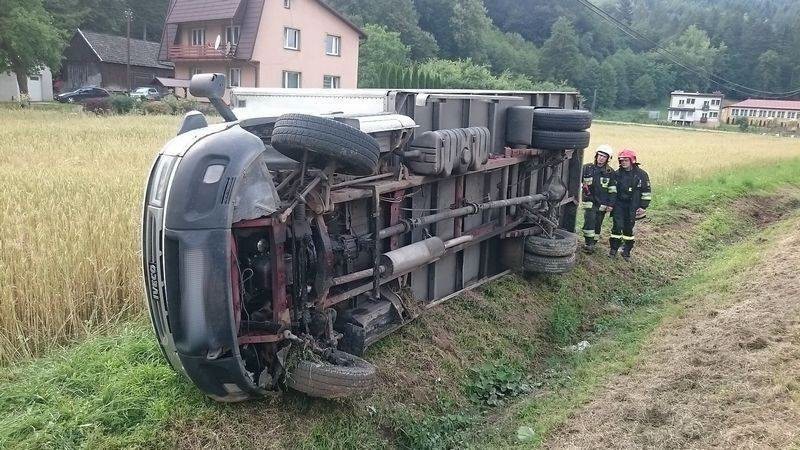 DK 75. Wyglądający groźnie wypadek na szosie krakowskiej [ZDJĘCIA]