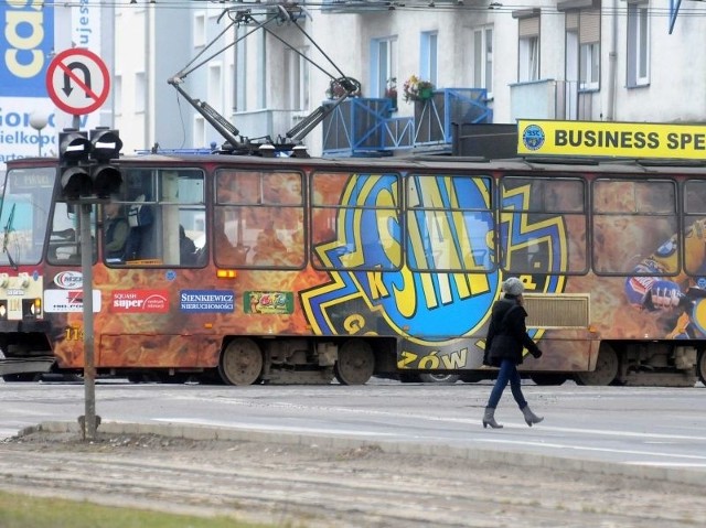 Po Gorzowie jeżdża już tramwaje z reklamą Stali