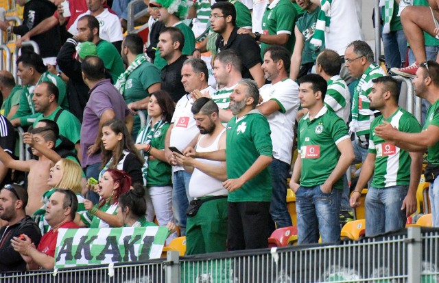 Kibice Omonii Nikozja na Stadionie Miejskim w Białymstoku podczas meczu z Jagiellonią