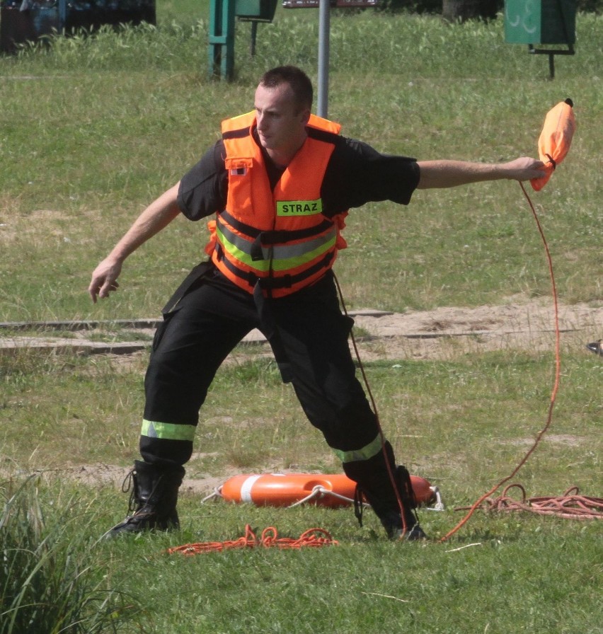 Radomscy strażacy ćwiczyli na zalewie na Borkach