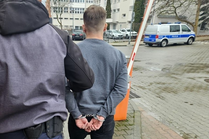 Policja w Sopocie zatrzymała 21-latka, który miał w...