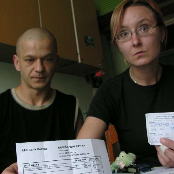 - Tracimy nerwy, a w walce z bankiem jesteśmy bezsilni - mówią Barbara i Jarosław.