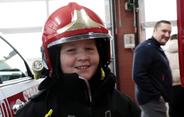 Strażacy z Grudziądza zaprosili do zwiedzania komendy dzieci spędzające ferie w mieście