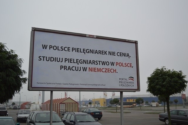 Bilbordy stanęły w kilku miejscach Poznania. Mają zwrócić...
