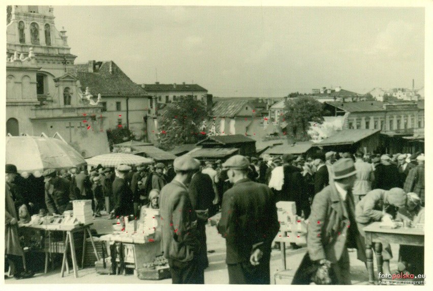 Targowisko przy Świętoduskiej- 1941 r.