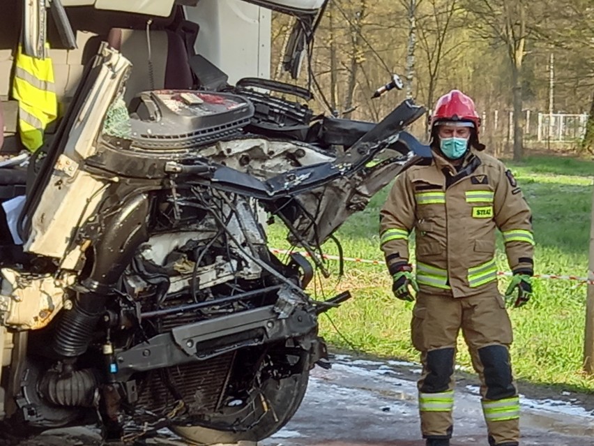 Wypadek w Piotrkowicach Małych. Na miejscu lądował...