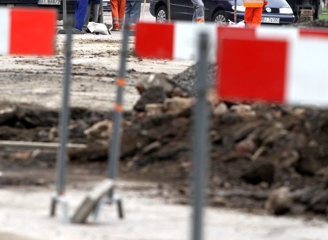 Remont odcinka ul. Narodowych Sił Zbrojnych zakończyć się ma w pierwszej połowie kwietnia tego roku.