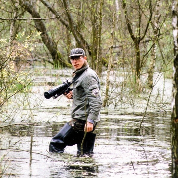 Piotr Tałałaj - Zacząłem fotografować zwierzęta gospodarskie mając 12 lat. Dwa lata później - w pierwszy dzień wiosny 1990 r. - po wysłuchaniu opowieści myśliwskich