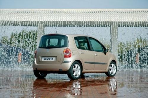 Fot. Renault: Modus to pojazd o oryginalnych rozwiązaniach i...
