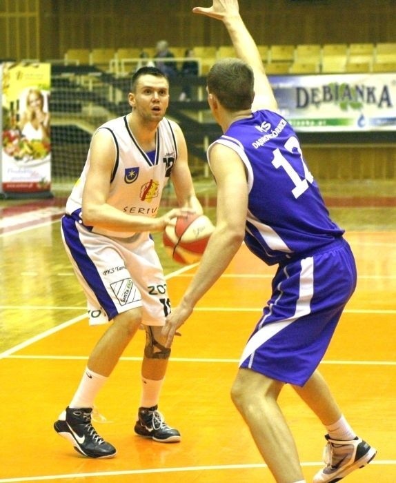 Wojciech Barycz (z piłką) znów reprezentuje barwy tarnobrzeskiej Siarki. 