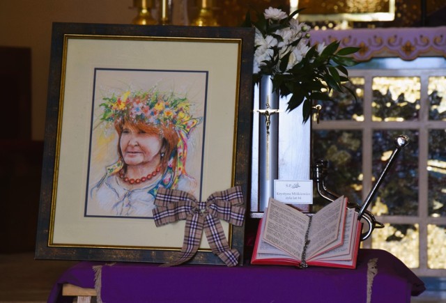 Pogrzeb Krystyny Miśkiewicz - legendy częstochowskiego "Plastyka". 85-latka zginęła tragicznie. Zobacz kolejne zdjęcia. Przesuwaj zdjęcia w prawo - naciśnij strzałkę lub przycisk NASTĘPNE